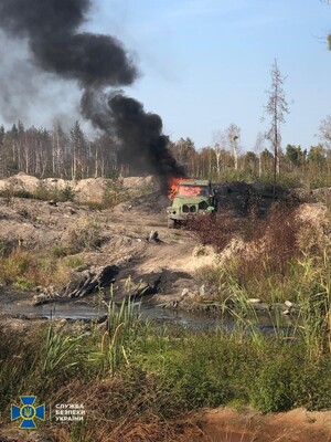 На Рівненщині СБУ затримала групу бурштинокопачів, відбулася сутичка (фото, відео)