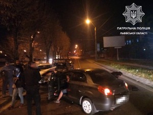 Двоє нетверезих водіїв причетні до ДТП, — повідомляє львівський патруль