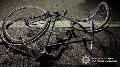 На трасі «Львів-Луцьк» водій легковика на смерть збив велосипедиста