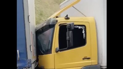 У ДТП на Львівщині зіткнулися три вантажівки (ВІДЕО)