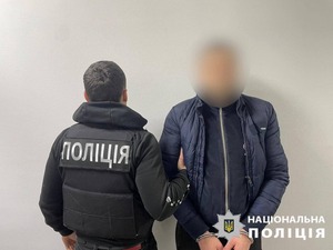 На Київщині чоловік побив, зґвалтував свою дружину та погрожував поліцейським гранатою (ФОТО)