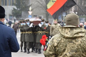 На Київщині попрощалися з українським воїном, якого вбив російський снайпер