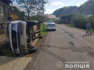 На Закарпатті п’яний водій збив жінку з двома маленькими дітьми