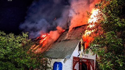 У Львівській області горіла будівля