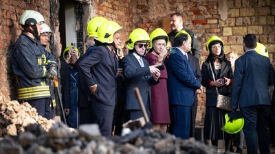 Свириденко показала іноземним дипломатам пошкоджену будівлю Кабміну