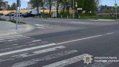 У Львові розшукують скутериста, який збив пенсіонера та втік