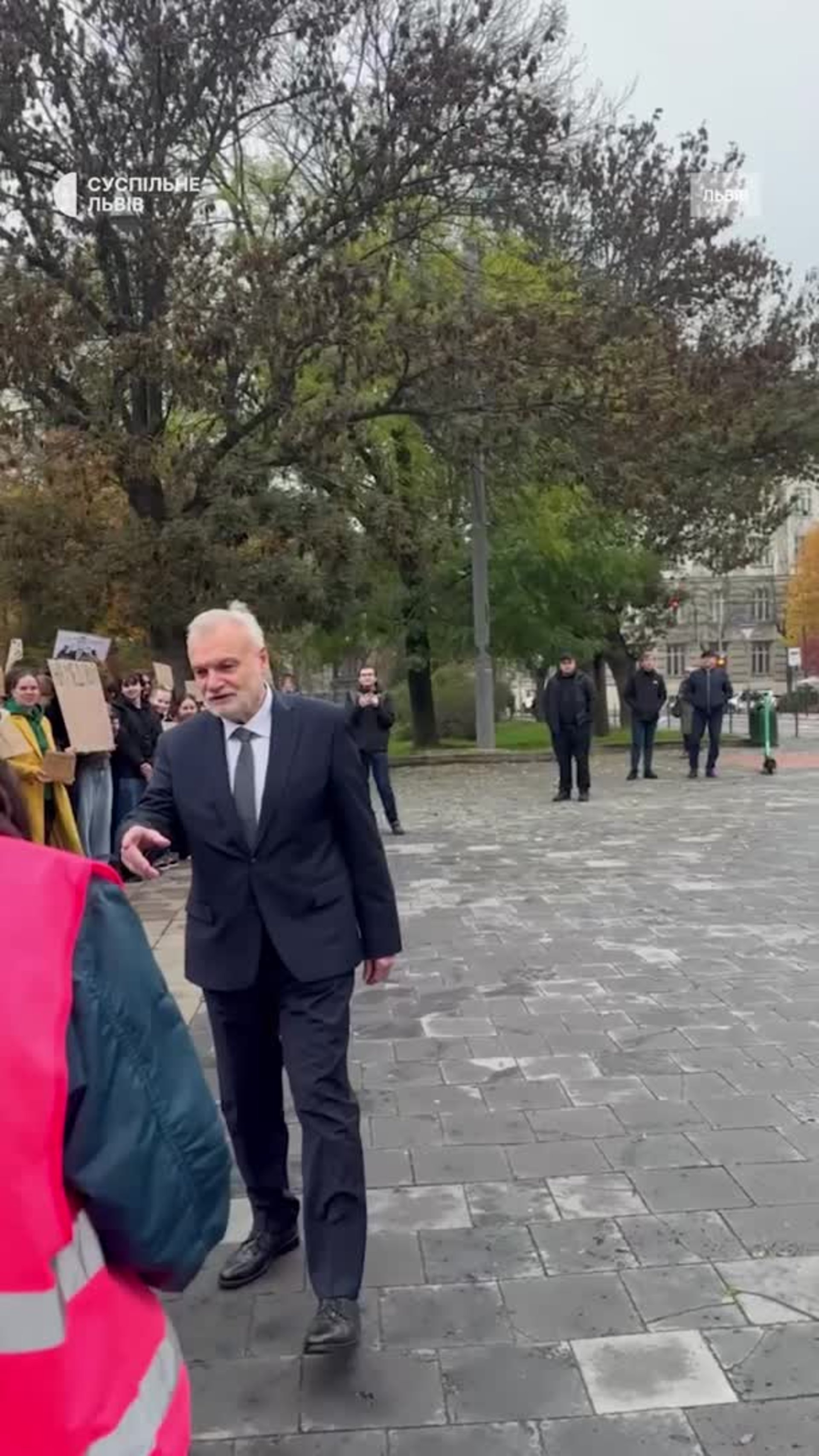 Відео: Суспільне Львів. Ректор вийшов до студентів.